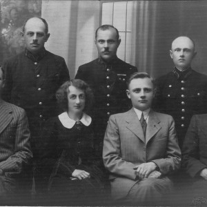 Pracownicy Poczty Polskiej, Krynki, lata 20 XX wieku. Zygmunt Antoszkiewicz 1 z lewej